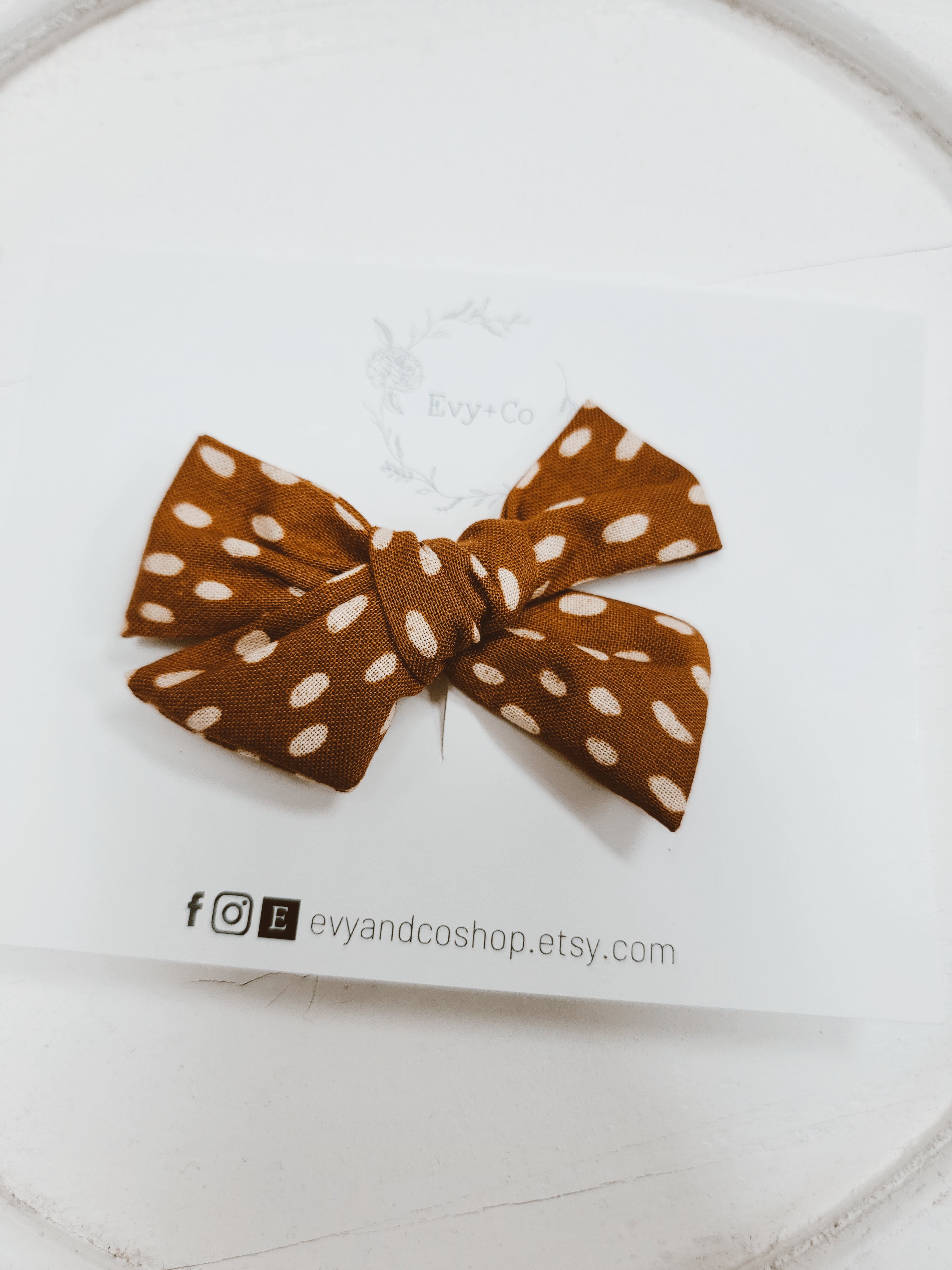 Evy + Co Large Handtied Bows